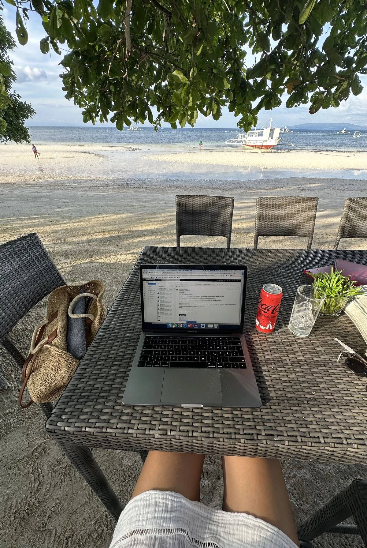 Work from anywhere là gì mà chỉ có người đi làm đủ xịn mới đu được? - Hình 3