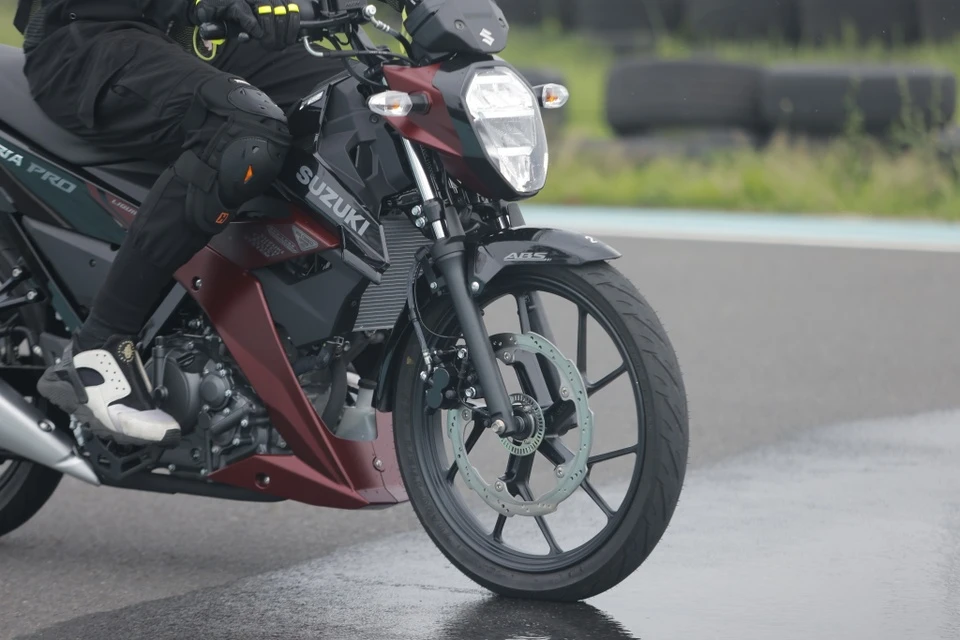 Xe côn tay Suzuki Satria giá gần 60 triệu đồng dành cho ai? - Hình 5