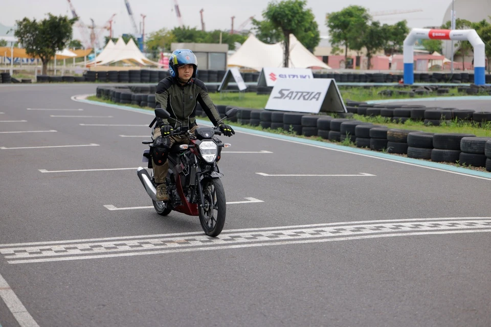 Xe côn tay Suzuki Satria giá gần 60 triệu đồng dành cho ai? - Hình 6