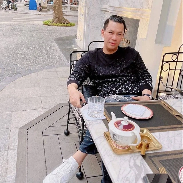 Chồng cũ Lệ Quyên gây xôn xao - Hình 2