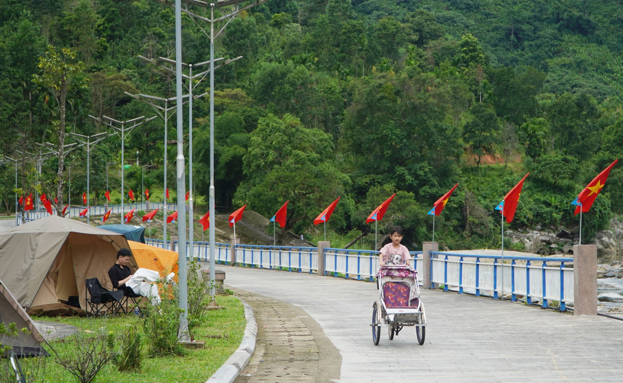 Để hương quế Trà Leng bay xa... - Hình 7