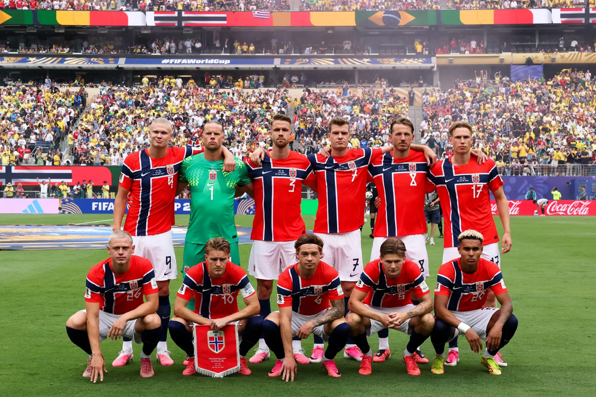 Erling Haaland nhận tin dữ, nhiều cầu thủ Na Uy đổ bệnh chỉ vài ngày trước trận tứ kết World Cup gặp tuyển Anh - Hình 2