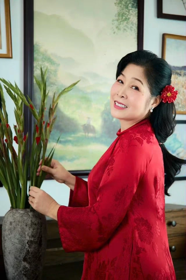 Hạnh phúc của NSND Hồng Vân ở tuổi 60 - Hình 1