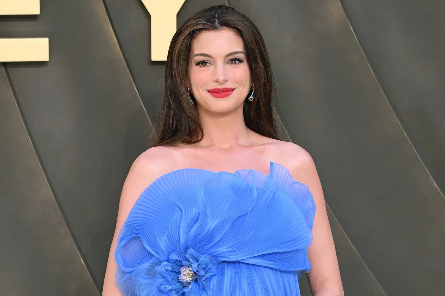 Không còn gì để nói về nhan sắc của Anne Hathaway - Hình 7