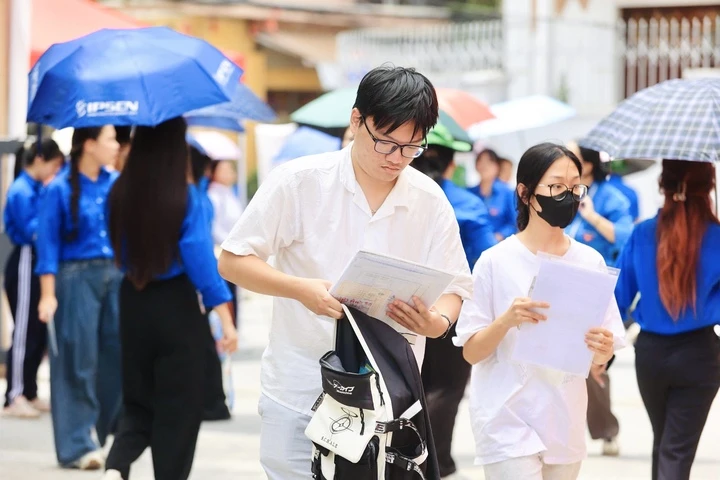 Lần đầu Bộ GD&ĐT công bố điểm sàn lĩnh vực pháp luật, mức tối thiểu 20 điểm - Hình 1