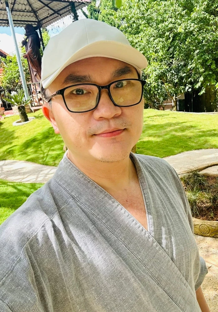 MC Đại Nghĩa tu tập, sống độc thân kín tiếng và quyết định bất ngờ tuổi 48 - Hình 11