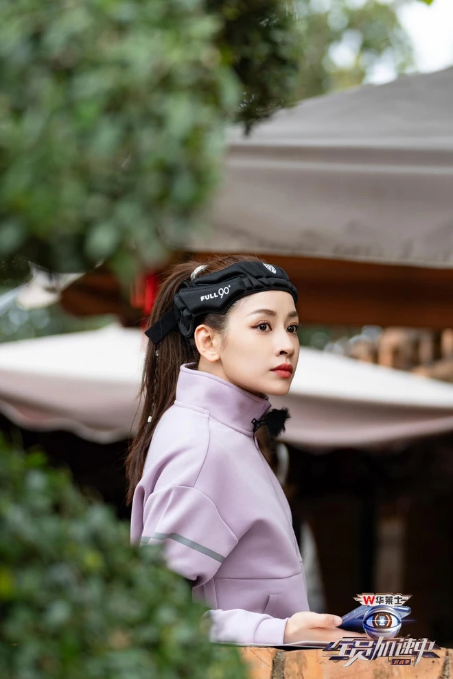 Mỹ nhân Việt đầu tiên đổ bộ thảm đỏ Weibo, được truyền thông Trung khen đẹp hơn Triệu Lệ Dĩnh - Hình 3