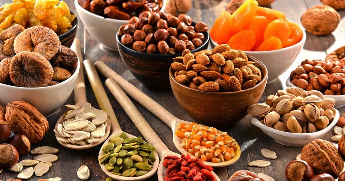 Phụ nữ sau tuổi 40 nên ăn gì để giữ dáng, khỏe xương và làm chậm lão hóa? - Hình 3