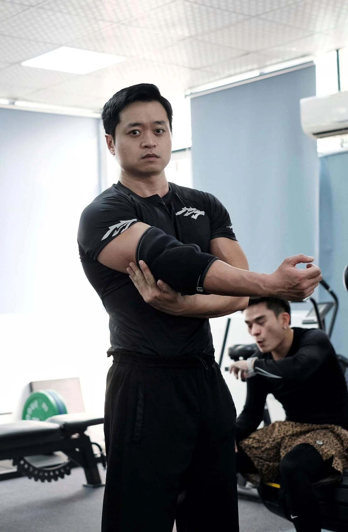 Hai con của NSND Hoàng Dũng: Người là giám đốc, người chuyên đóng phim VTV - Hình 2
