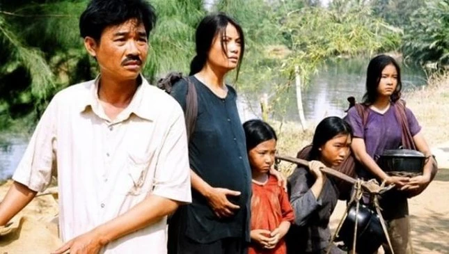 Không ai nhận ra con gái Trương Ngọc Ánh: Visual hao hao Đông Nhi và Lan Ngọc, 10 điểm từ mặt đến dáng - Hình 1