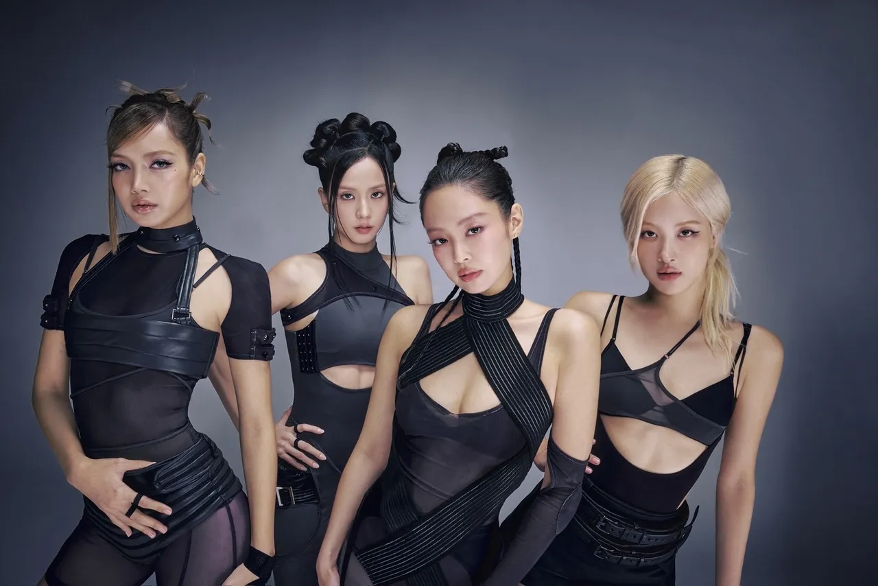 Liệu TWICE có đi theo con đường của BLACKPINK? - Hình 3