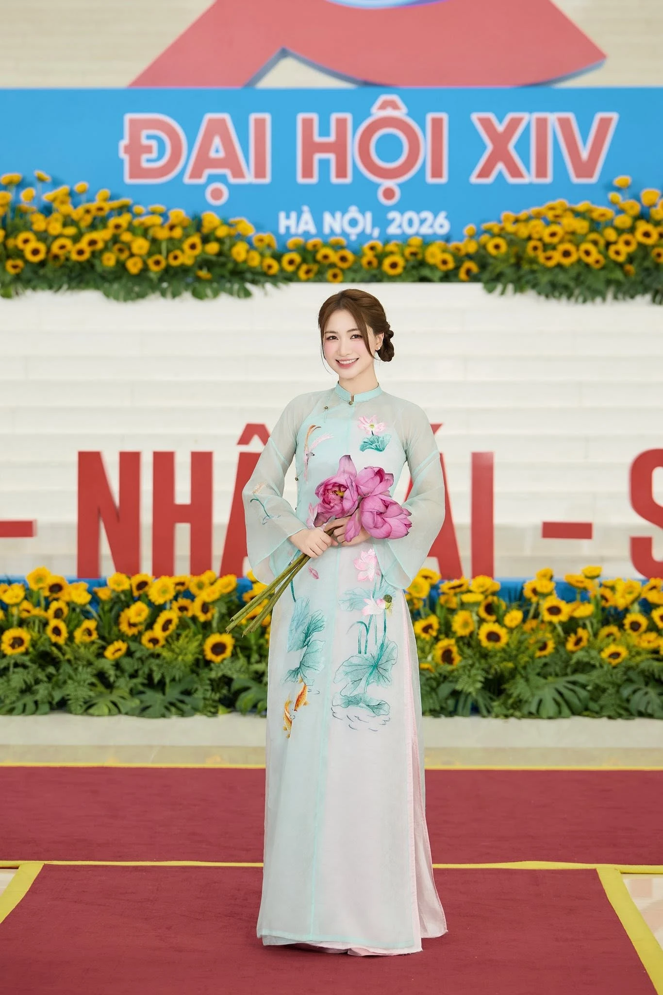 Ca sĩ Việt nhận bằng khen tỉnh Cà Mau: Chạy show không xuể sau hit 321 triệu views, hạnh phúc bên hôn phu Đại úy - Hình 2