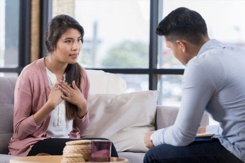 Chồng đi họp lớp cấp 3 dẫn về một đứa trẻ, lời đề nghị của anh khiến tôi âm thầm làm xét nghiệm ADN - Hình 1