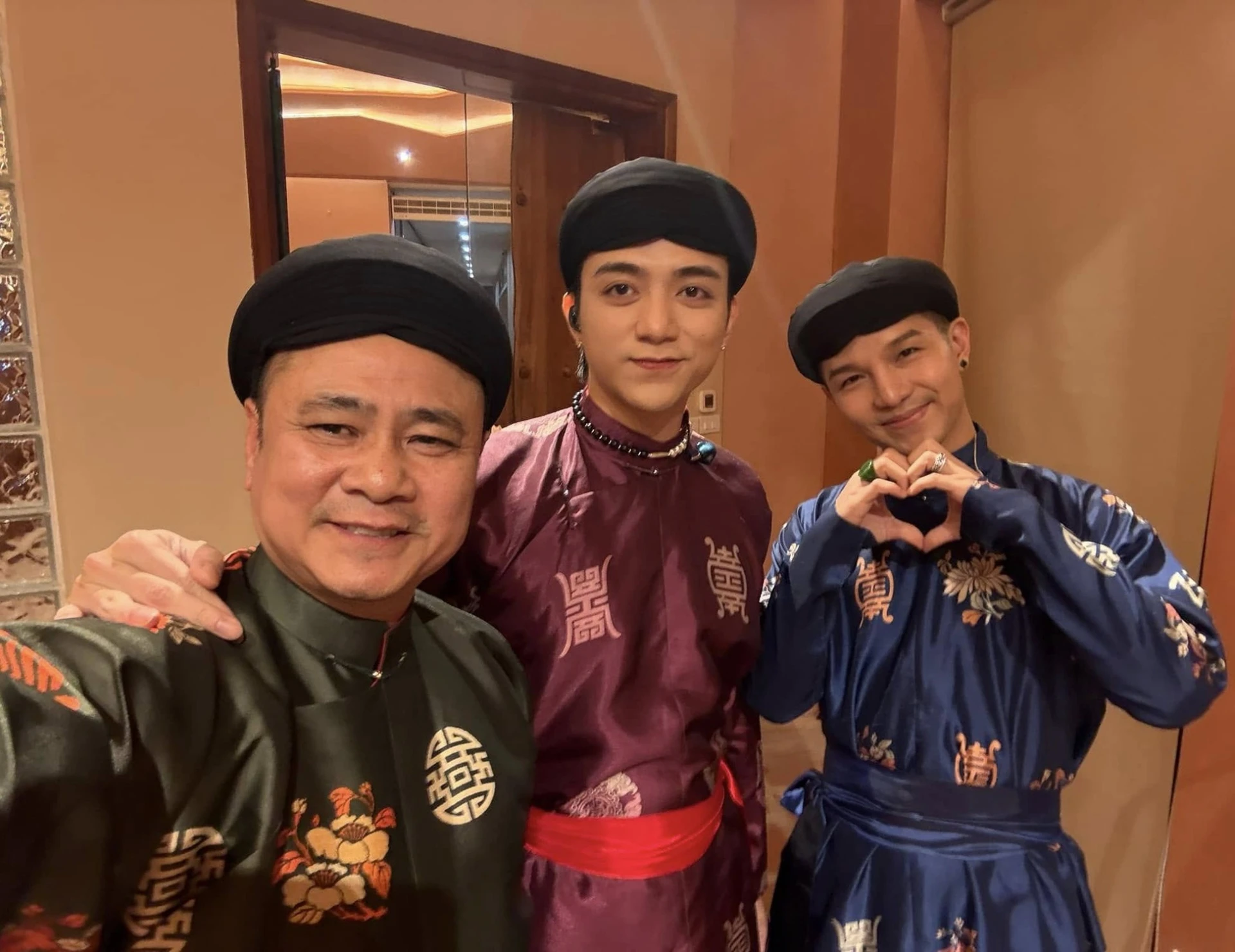 Giám đốc Nhà hát Chèo Quân đội diễn 9 concert cháy vé trên cả nước, làm Tiến sĩ ở tuổi 52 - Hình 4