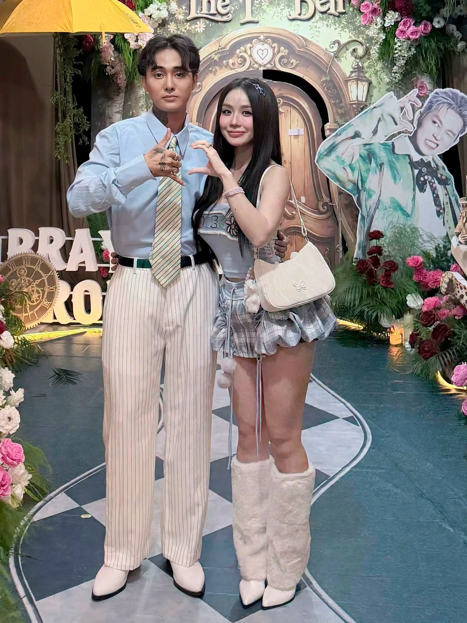 Mẹ đơn thân có 2 con riêng cưới nam ca sĩ nổi tiếng: Nợ nần gì nhau mà cứ thế này - Hình 2