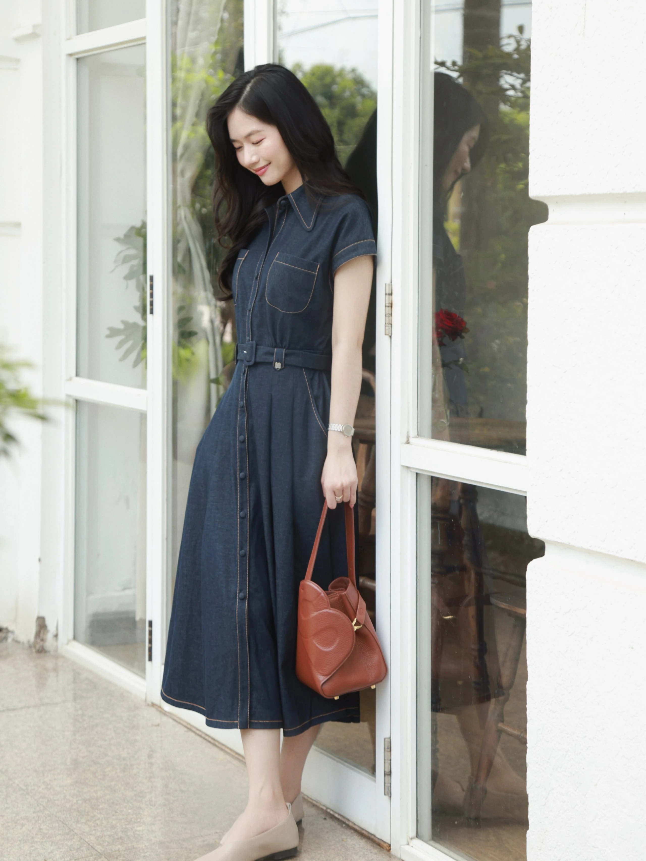 Phụ kiện nào đang được phái đẹp yêu thích khi chuyển mùa? - Hình 7