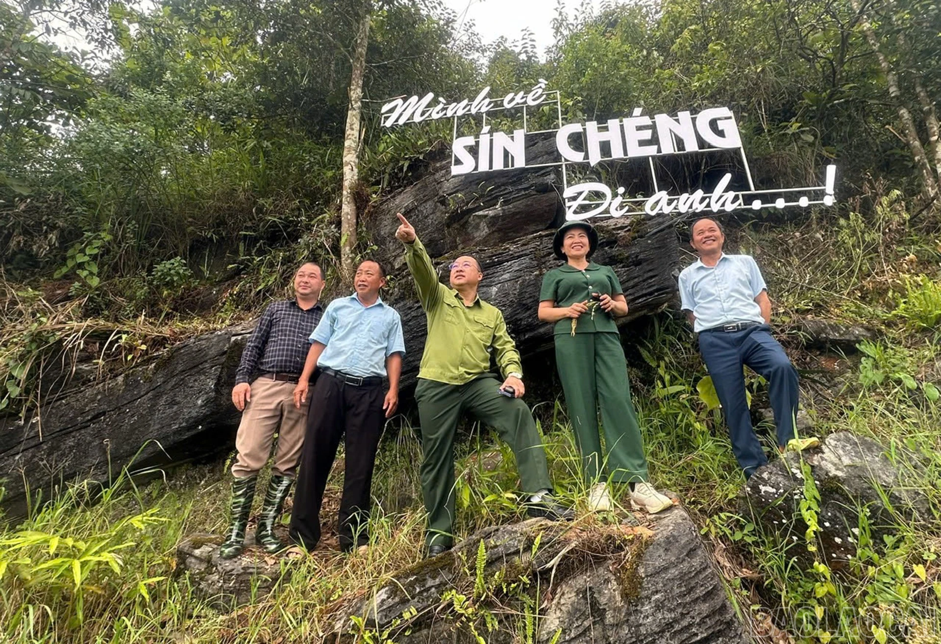 Sín Chéng khảo sát hang động Ngải Phóng Chồ, mở hướng phát triển du lịch khám phá - Hình 7