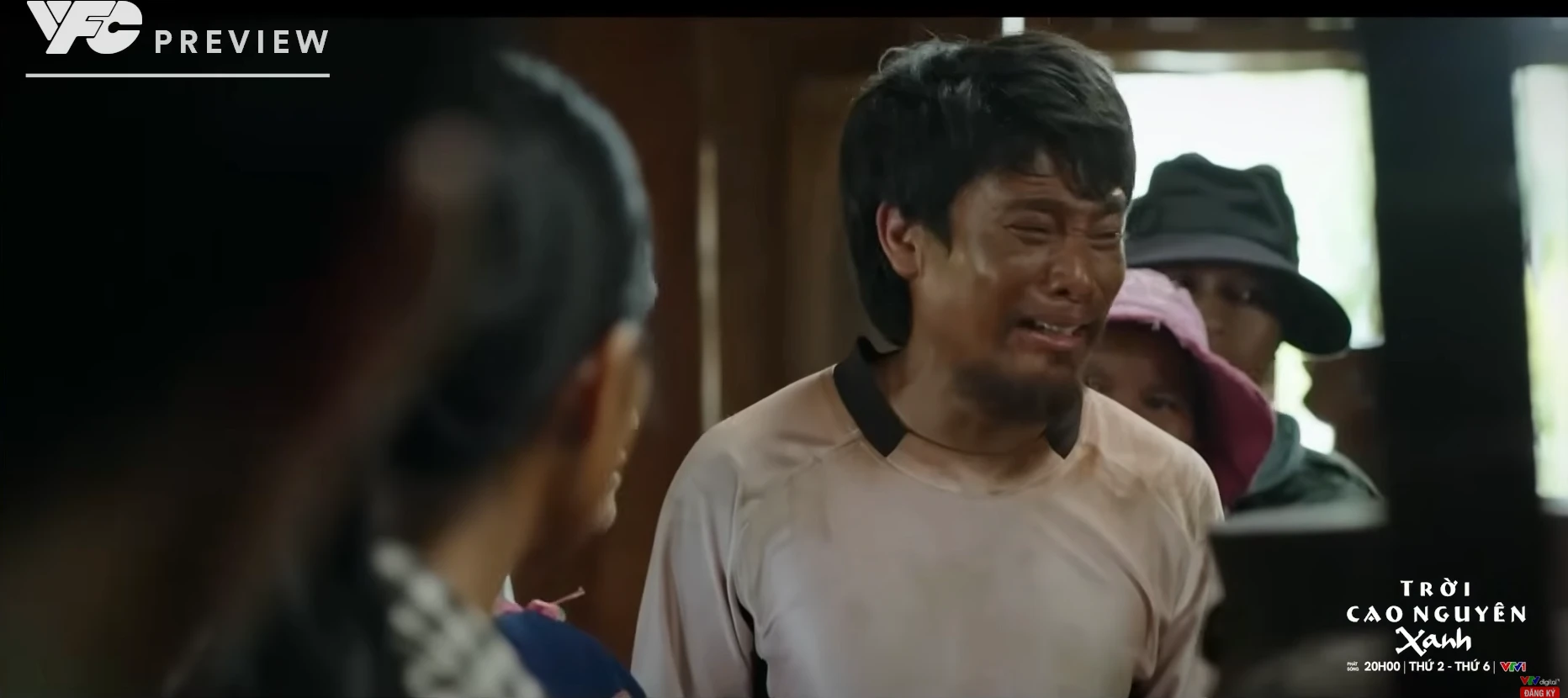 Trời cao nguyên xanh - Tập 24: Cuộc bạo động xảy ra, Tuấn bị nhóm phản động giam giữ - Hình 1
