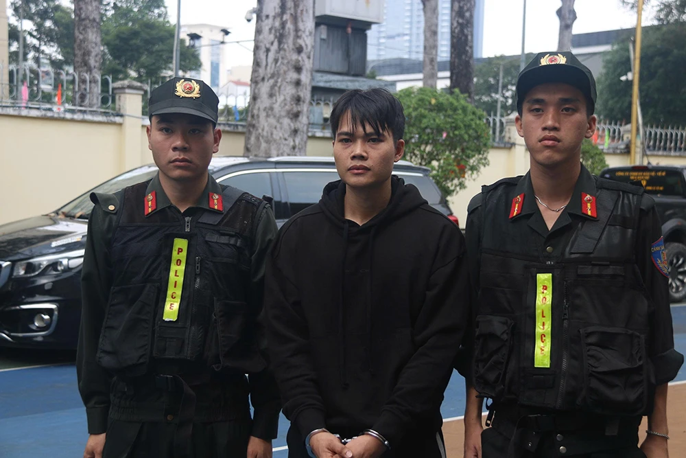 Băng Được Đất Bắc khủng bố bác sĩ, ép trả nợ thay mẹ - Hình 2