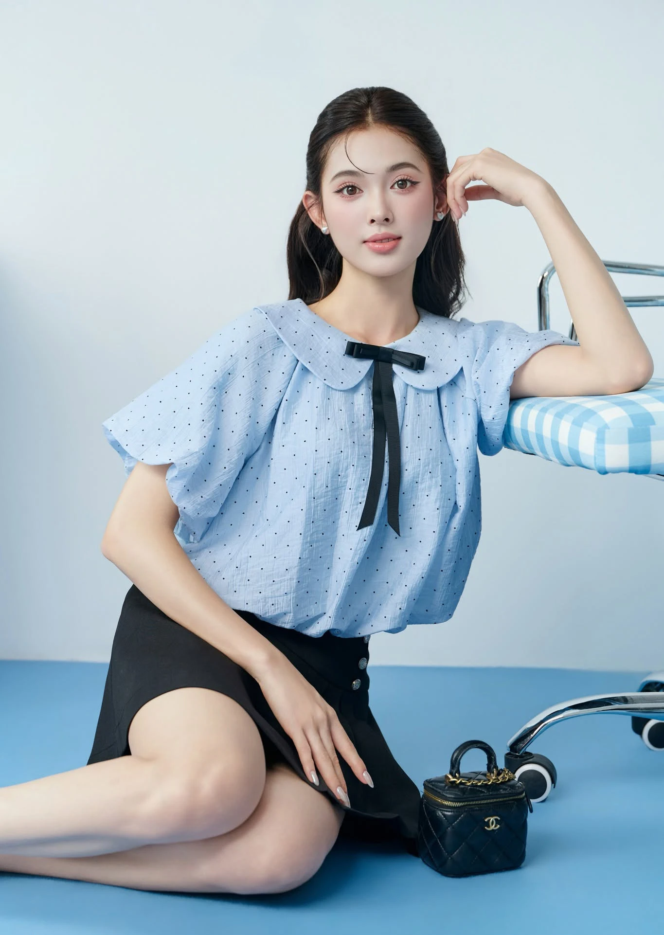 Phong cách tối giản với áo sơ mi, quần ống rộng và chân váy chữ A - Hình 7