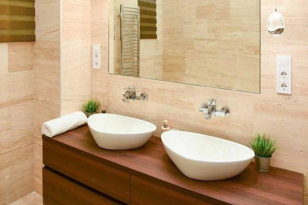 Vì sao phòng tắm hiện đại ngày càng cần ổ điện? - Hình 2