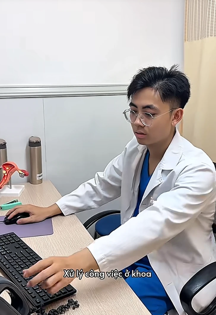 Bác sĩ nội trú siêu đẹp trai chốt đơn sau 3 tháng yêu, có gì mà viral triệu view MXH đến vậy? - Hình 11