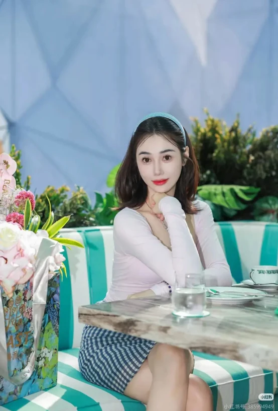 Bạn gái mới kém 22 tuổi của Huỳnh Hiểu Minh khác xa AngelaBaby - Hình 6