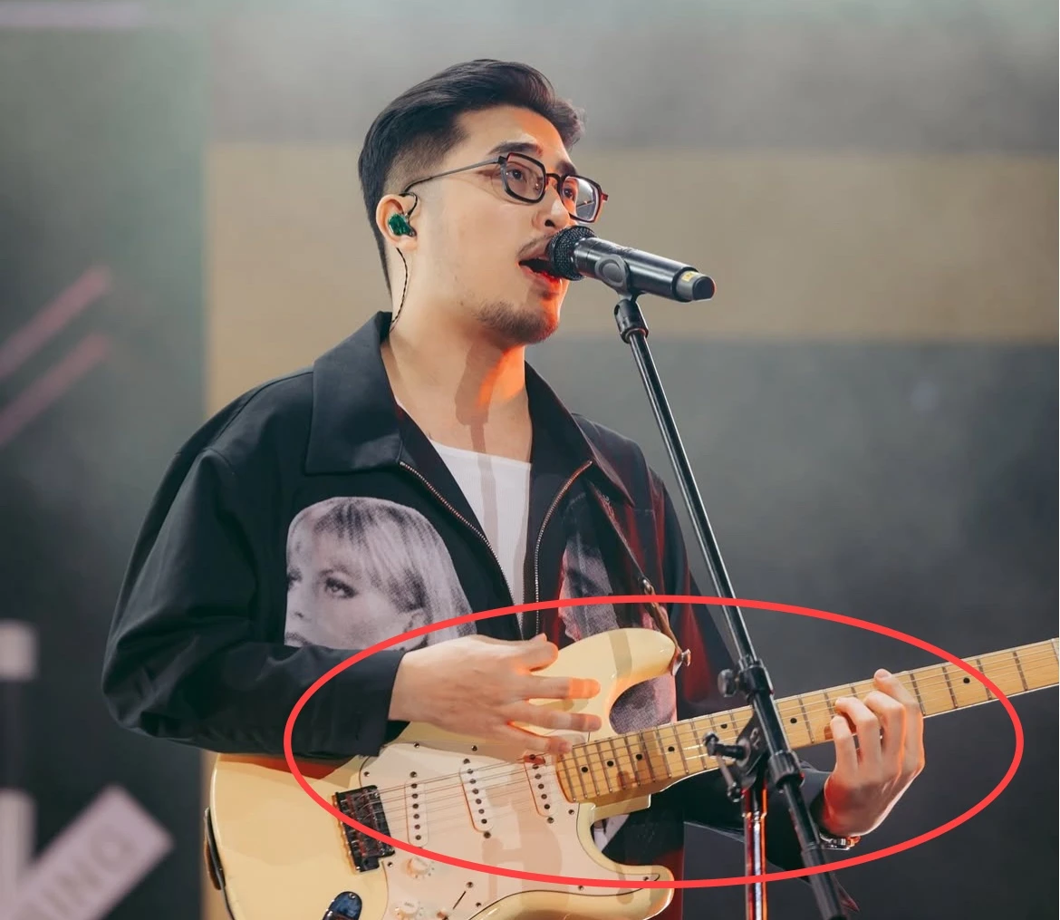 Ca sĩ Việt cưới vợ tiểu thư hơn 3 tuổi, đã có con chung: 3 năm sau đám cưới lộ loạt dấu hiệu đáng ngờ - Hình 13