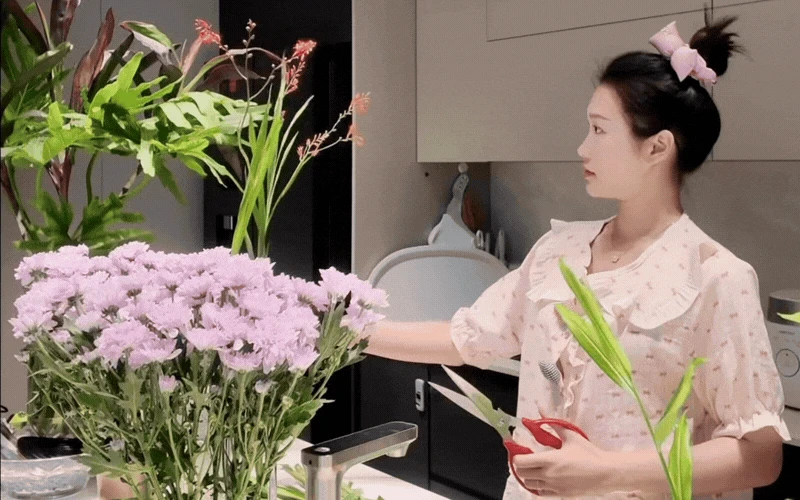 Doãn Hải My ra ngoài là tiểu thư sang chảnh, về nhà trổ tài nữ công gia chánh, chăm chút biệt thự của Văn Hậu cực khéo - Hình 5