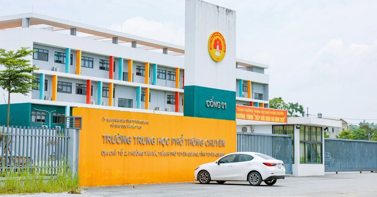 Khởi tố thêm 4 bị can trong vụ 147 điểm 10 tại trường chuyên Tuyên Quang - Hình 1