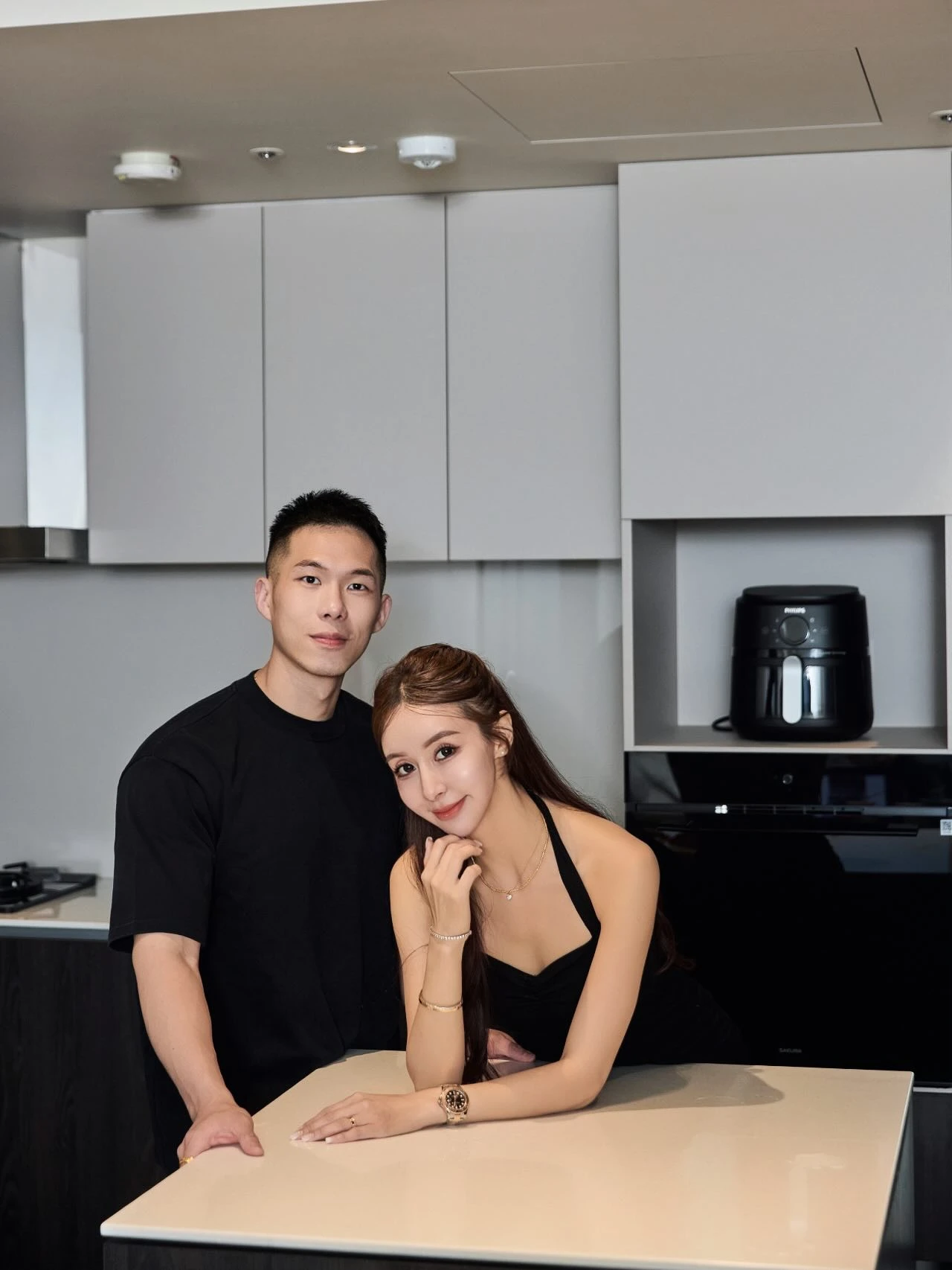 Tiếp viên hàng không SN 1991 được gọi là mỹ nhân nghìn năm có một: Giờ ra sao sau 9 năm nổi tiếng? - Hình 10