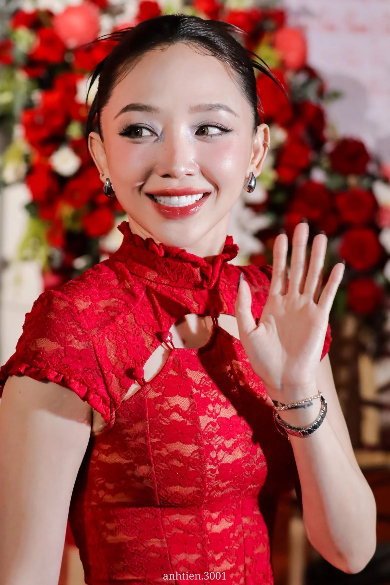 Việt Nam có 1 gương mặt giống cả tá sao hạng A: Y hệt Trấn Thành, hao hao Lệ Quyên, càng nhìn càng lú - Hình 8
