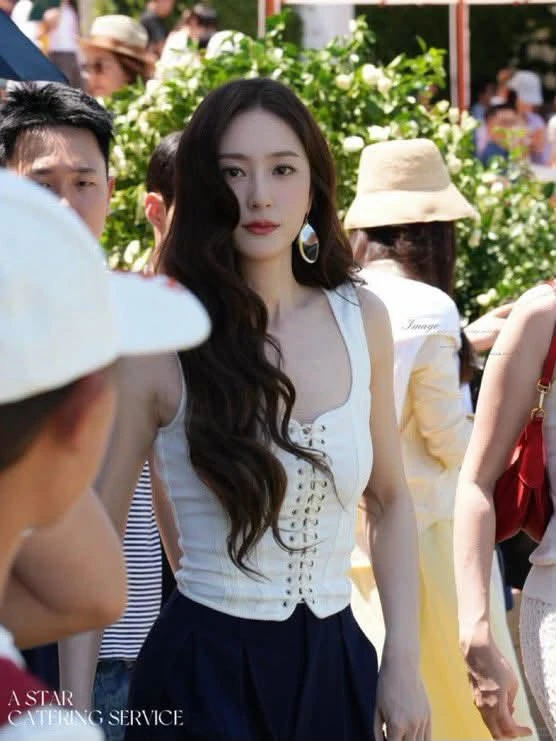 Công chúa băng giá lừng danh showbiz: Thời gian như đóng băng trên gương mặt suốt 13 năm! - Hình 4