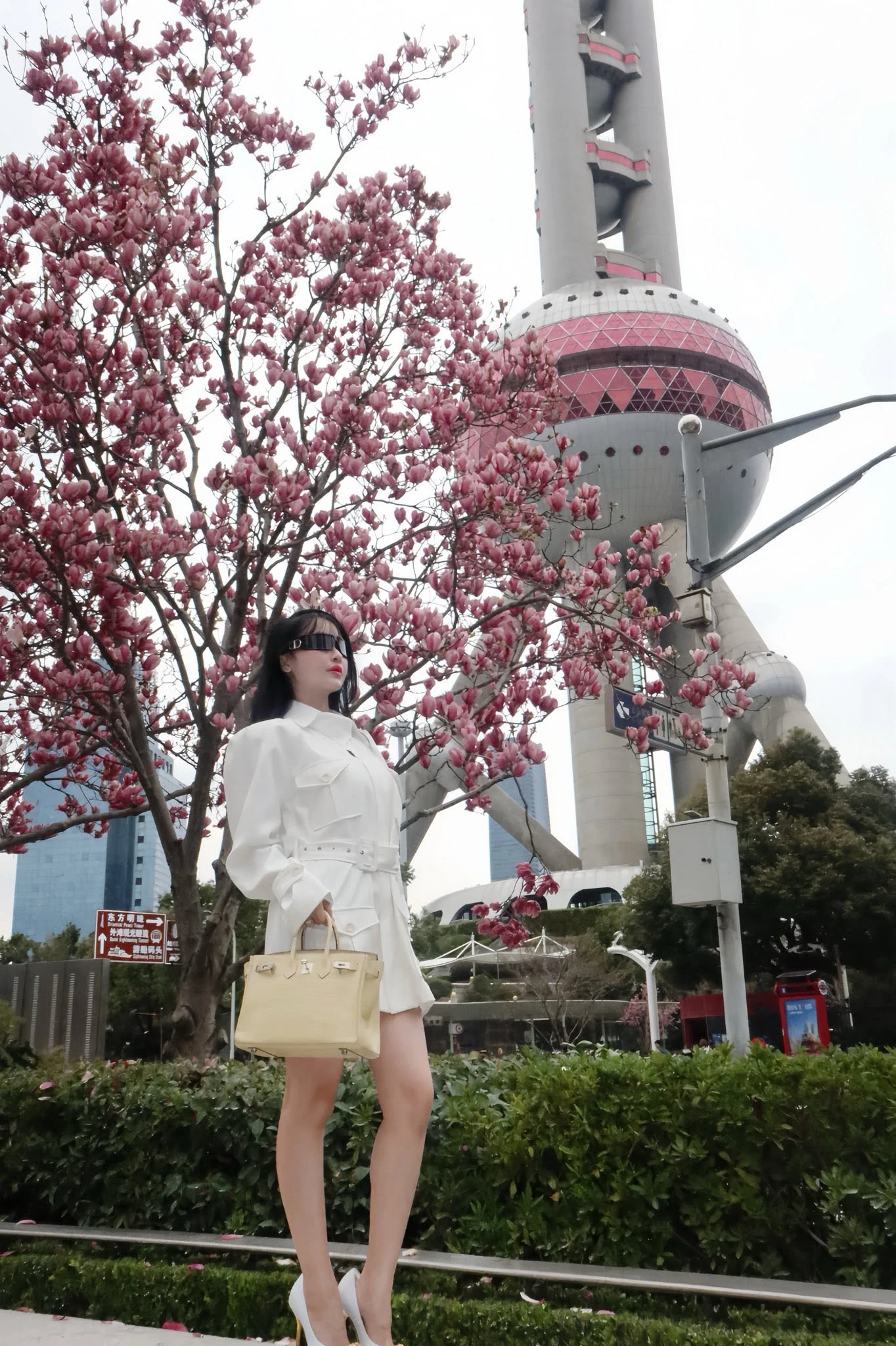 Vợ đại gia Minh Nhựa lạ lắm! - Hình 8
