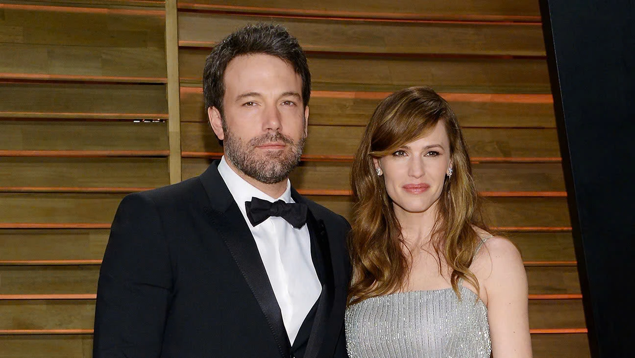 Ben Affleck đón sinh nhật bên vợ cũ Jennifer Garner và các con - Hình 1