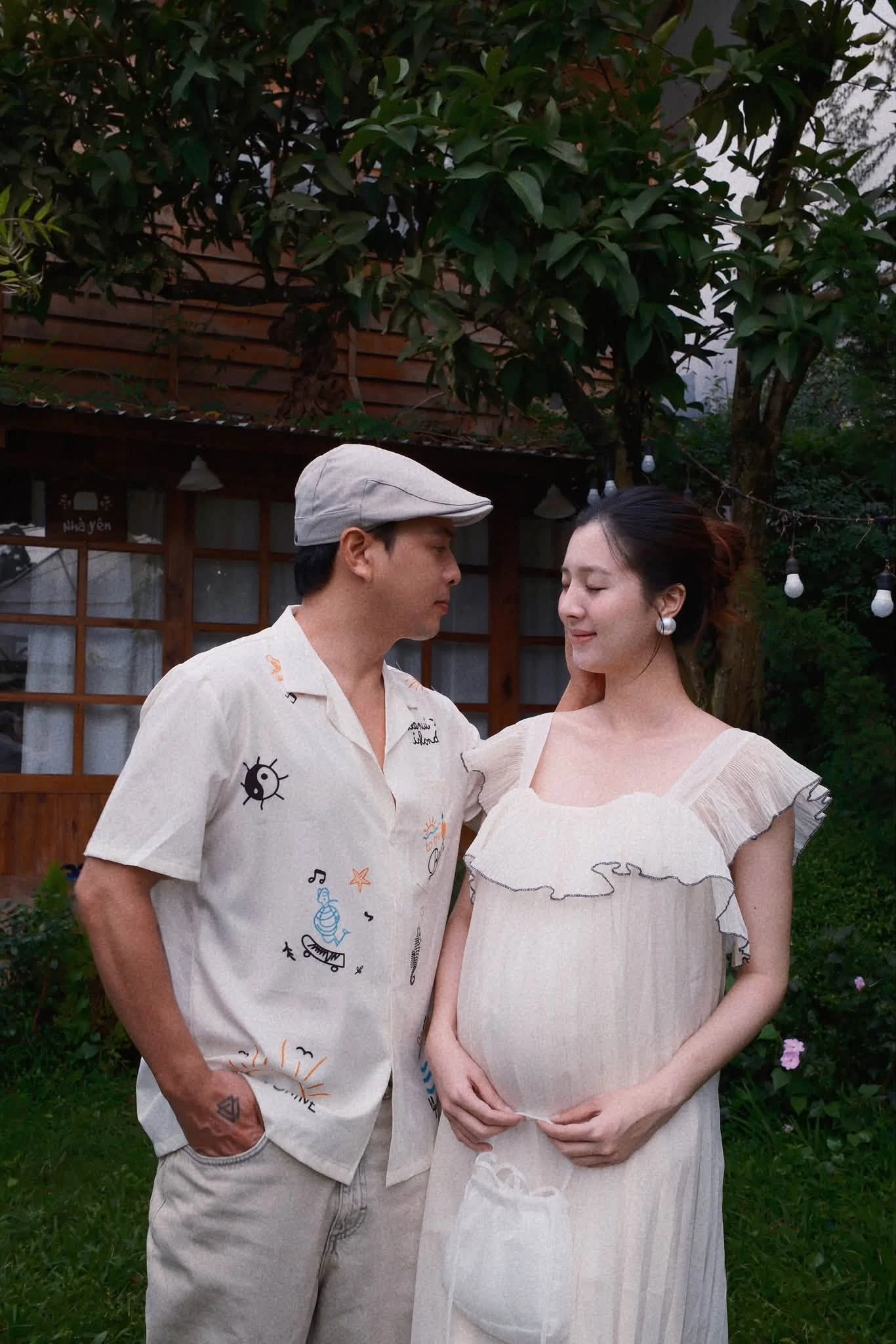Mỹ nhân quê miền Tây cưới ca sĩ hơn 17 tuổi: Được chồng giao giữ hết tiền, sống trong biệt thự 20 tỷ đồng - Hình 8