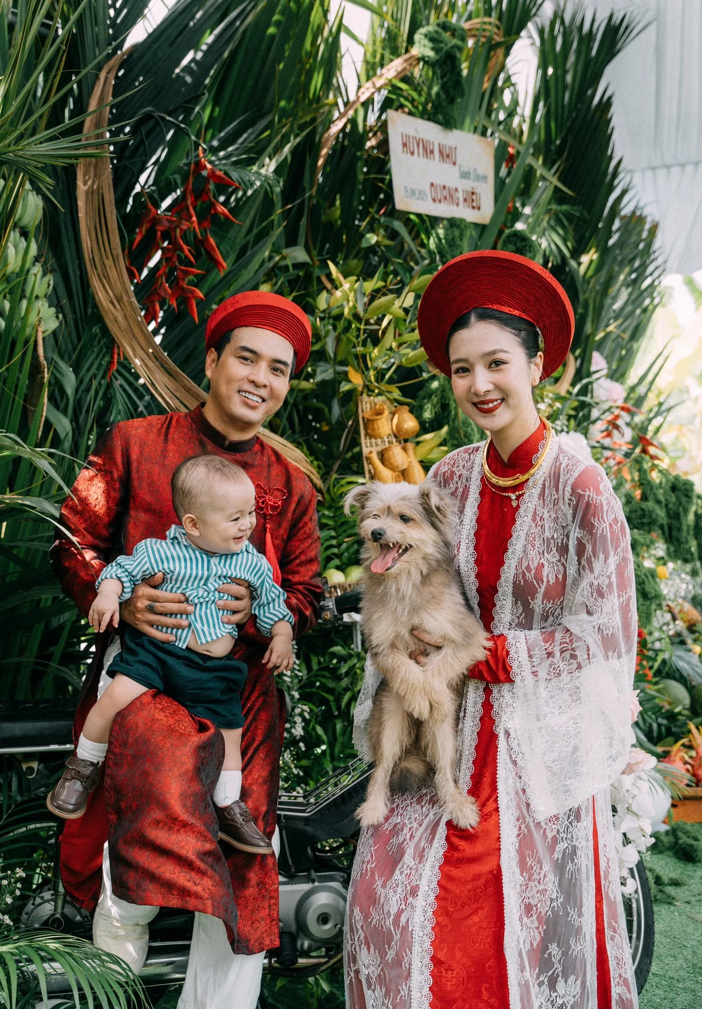 Mỹ nhân quê miền Tây cưới ca sĩ hơn 17 tuổi: Được chồng giao giữ hết tiền, sống trong biệt thự 20 tỷ đồng - Hình 6