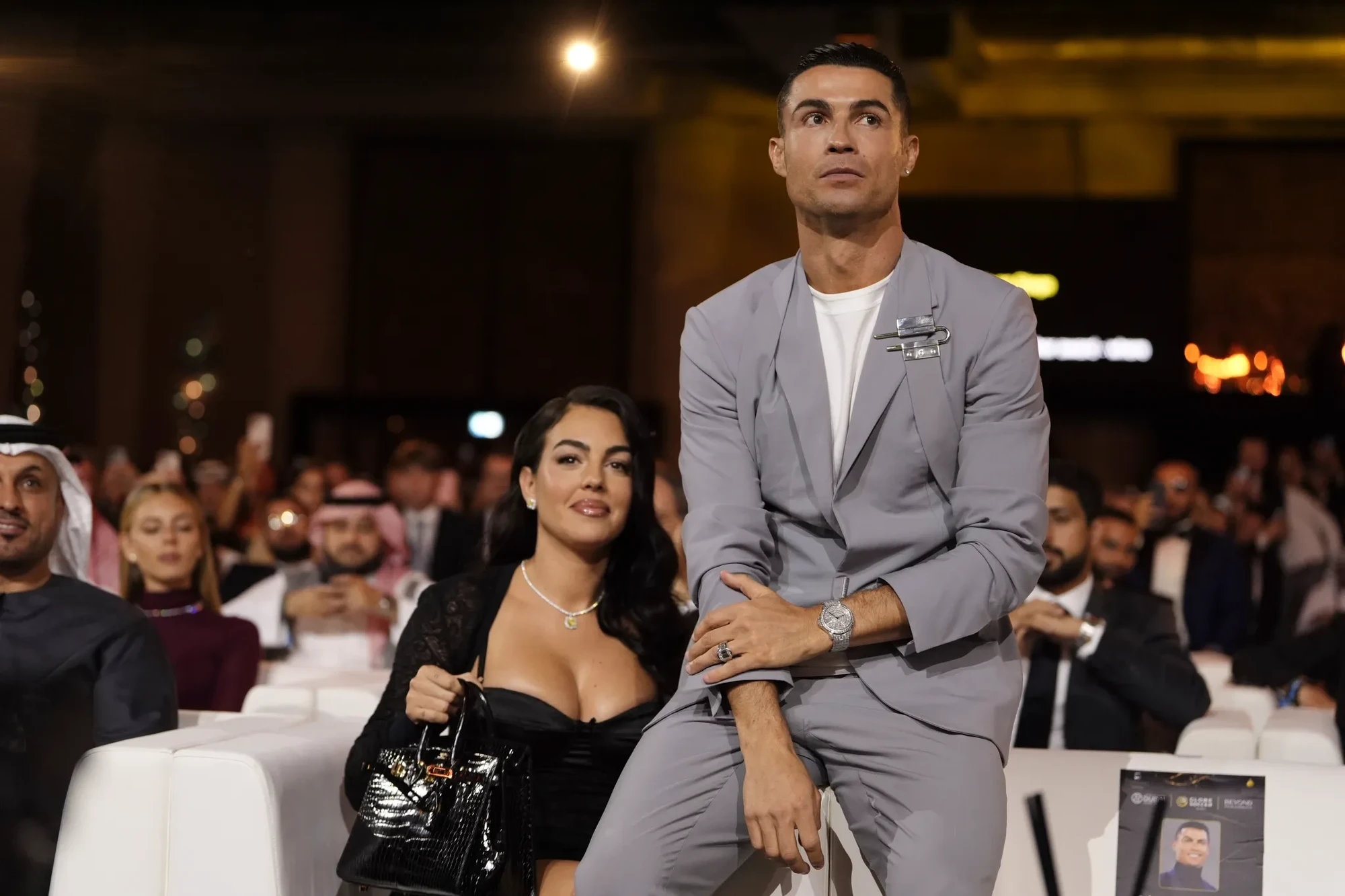 Ronaldo gây sốc khi tuyên bố kế hoạch giải nghệ, chỉ vài ngày sau lễ cưới bí mật với Georgina - Hình 4