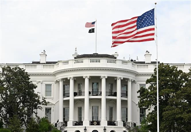 Cựu nghị sĩ Mỹ: Washington đang thảo luận khả năng tấn công hạt nhân Iran - Hình 1