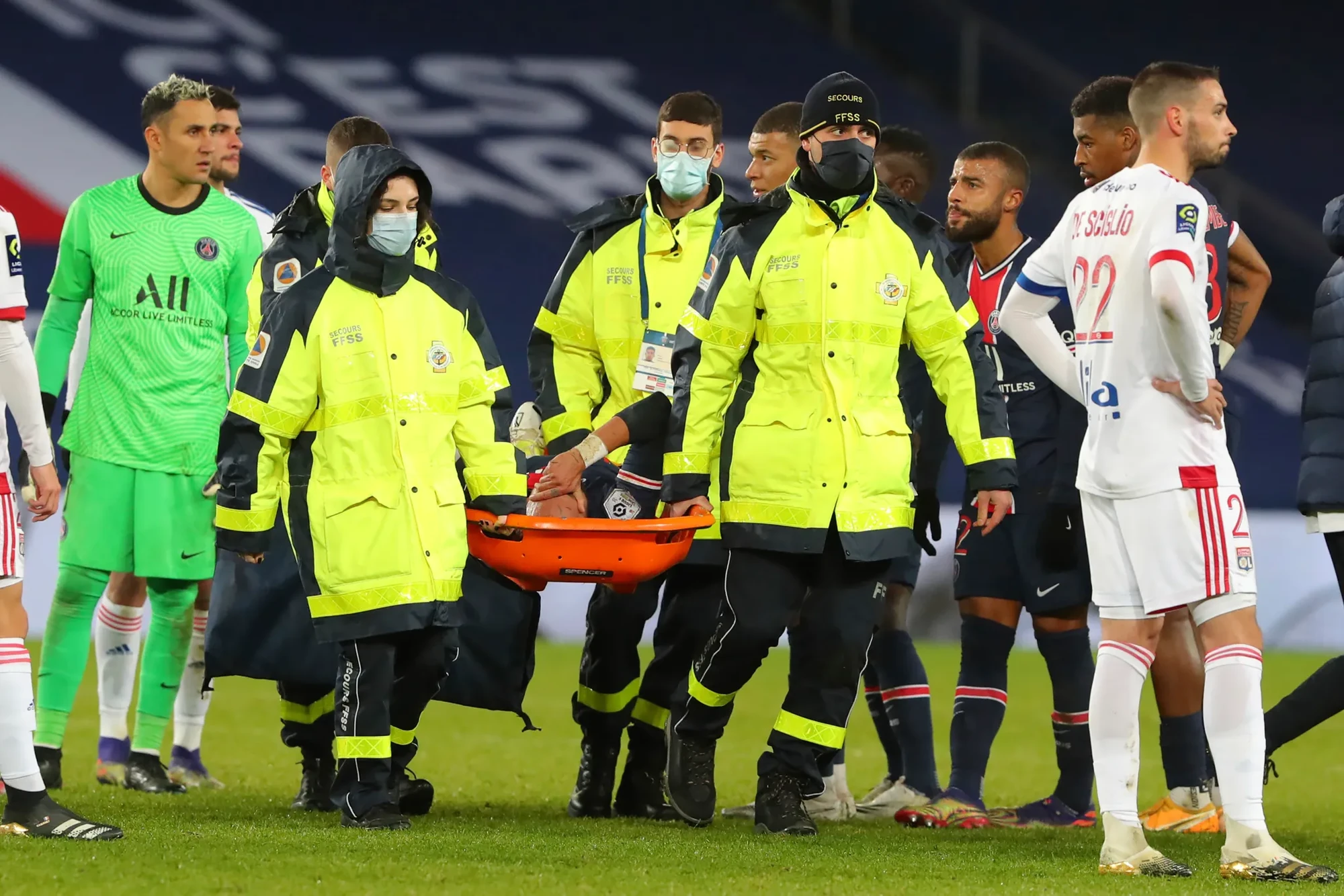 Drama quanh Neymar: Từng bị đối thủ đốn chân phải rời sân bằng cáng, nay tái ngộ sau 6 năm lại bị phớt lờ không thèm bắt tay - Hình 4