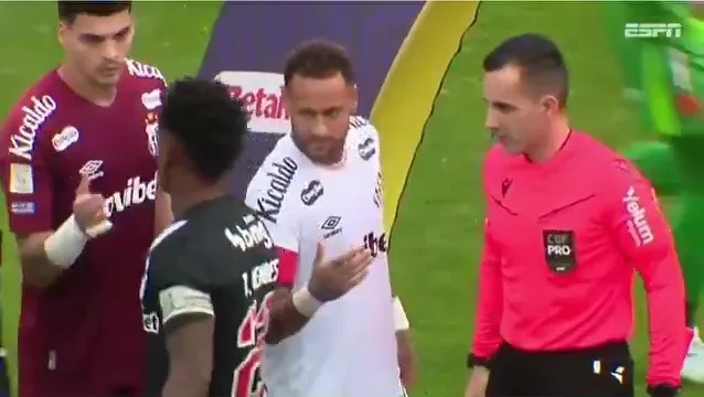 Drama quanh Neymar: Từng bị đối thủ đốn chân phải rời sân bằng cáng, nay tái ngộ sau 6 năm lại bị phớt lờ không thèm bắt tay - Hình 2