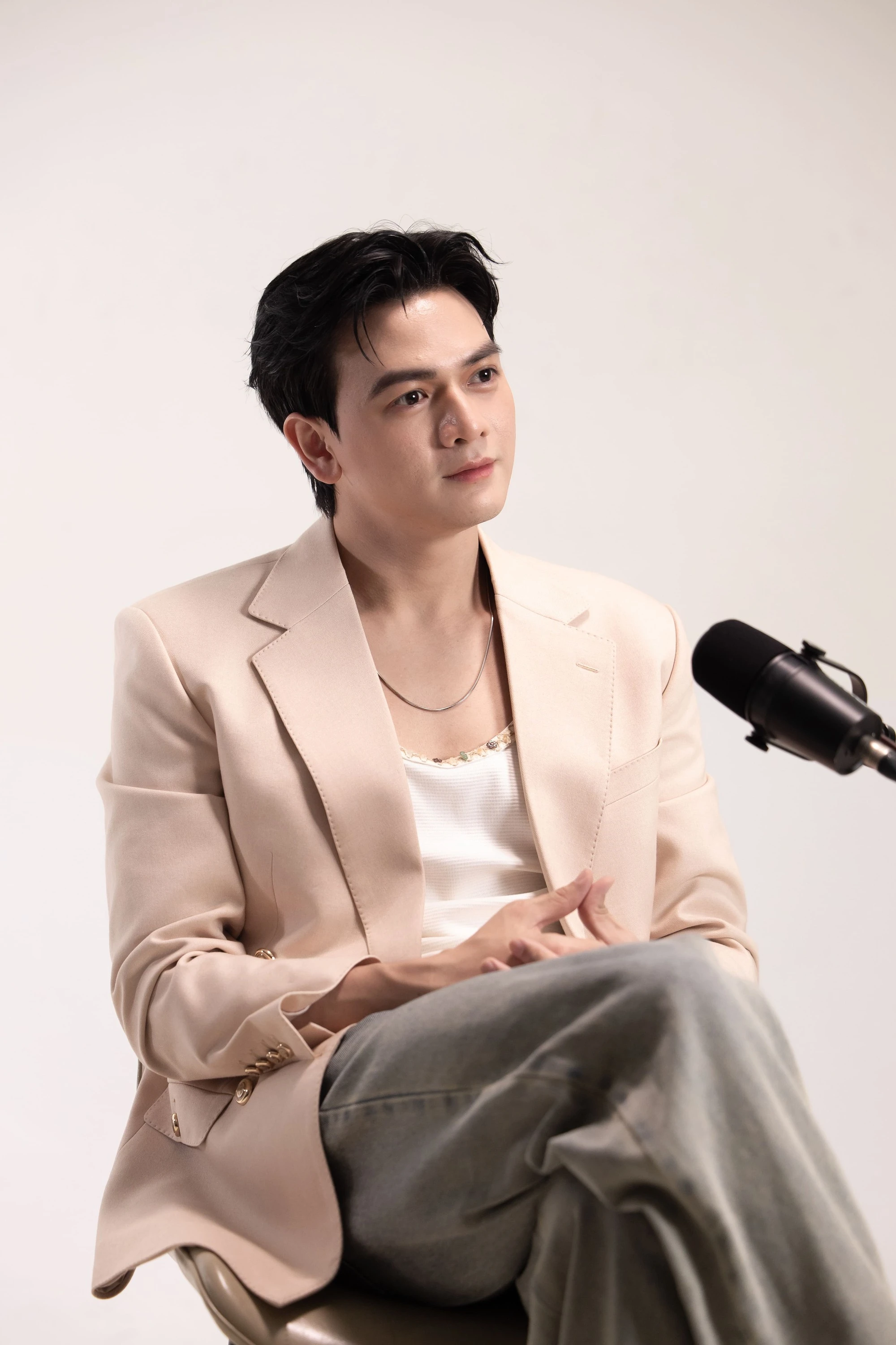 Lê Xuân Tiền: Nhờ làm chàng thơ của anh Đỗ Mạnh Cường mà cám dỗ không dám tìm đến tôi - Hình 3