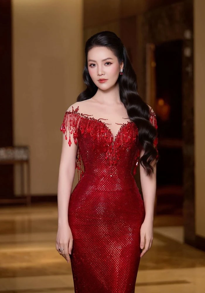 MC Thụy Vân VTV tuổi 40 nhan sắc rạng rỡ, viên mãn với cuộc hôn nhân kín tiếng - Hình 2