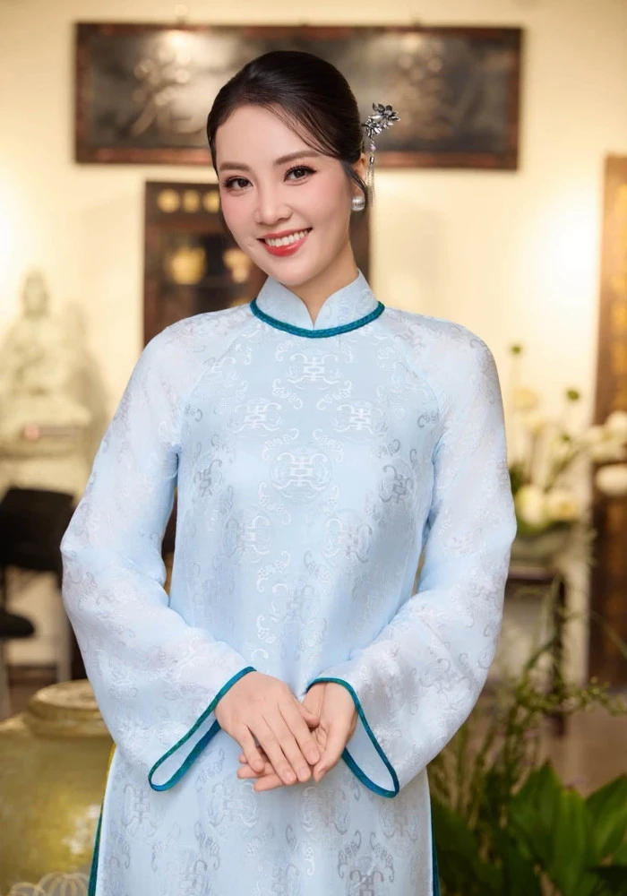 MC Thụy Vân VTV tuổi 40 nhan sắc rạng rỡ, viên mãn với cuộc hôn nhân kín tiếng - Hình 11