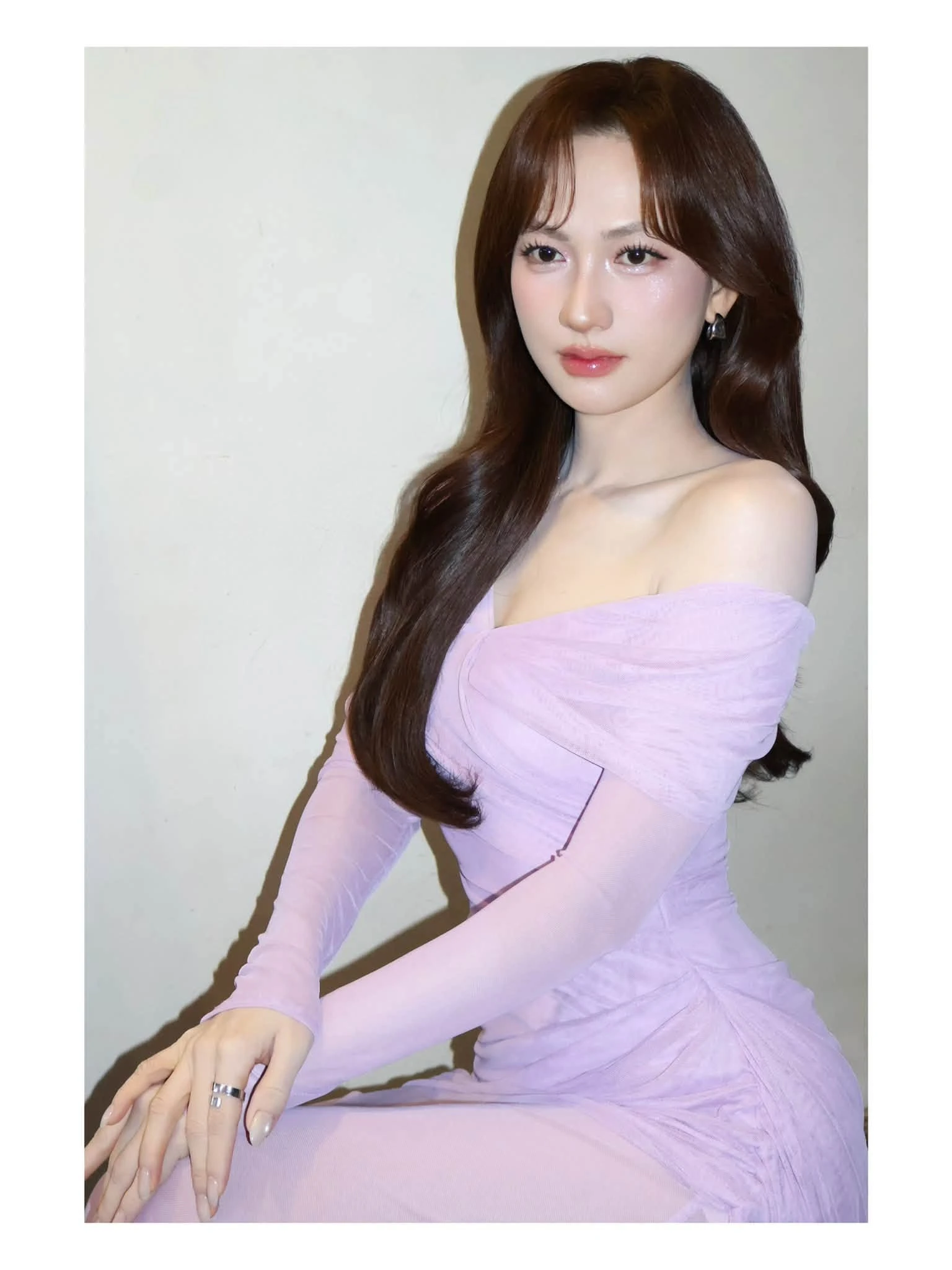 Tiến sĩ Tân Nhàn được bạn bè gửi lời chúc mừng, người đẹp Ngọc Trinh hở bạo - Hình 3