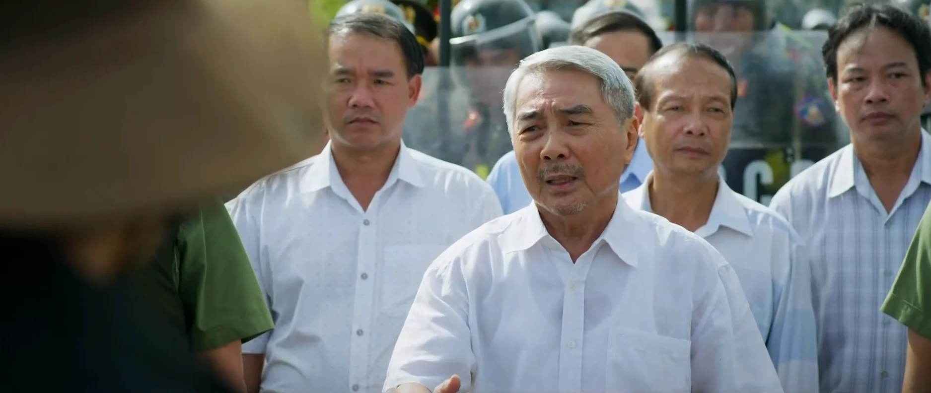Trời cao nguyên xanh - Tập cuối: Tuấn và đồng đội tóm gọn toàn bộ nhóm phản động của Lok - Hình 7