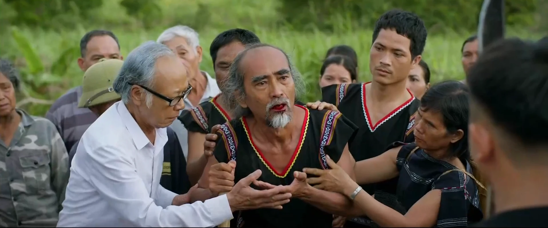 Trời cao nguyên xanh - Tập cuối: Tuấn và đồng đội tóm gọn toàn bộ nhóm phản động của Lok - Hình 5