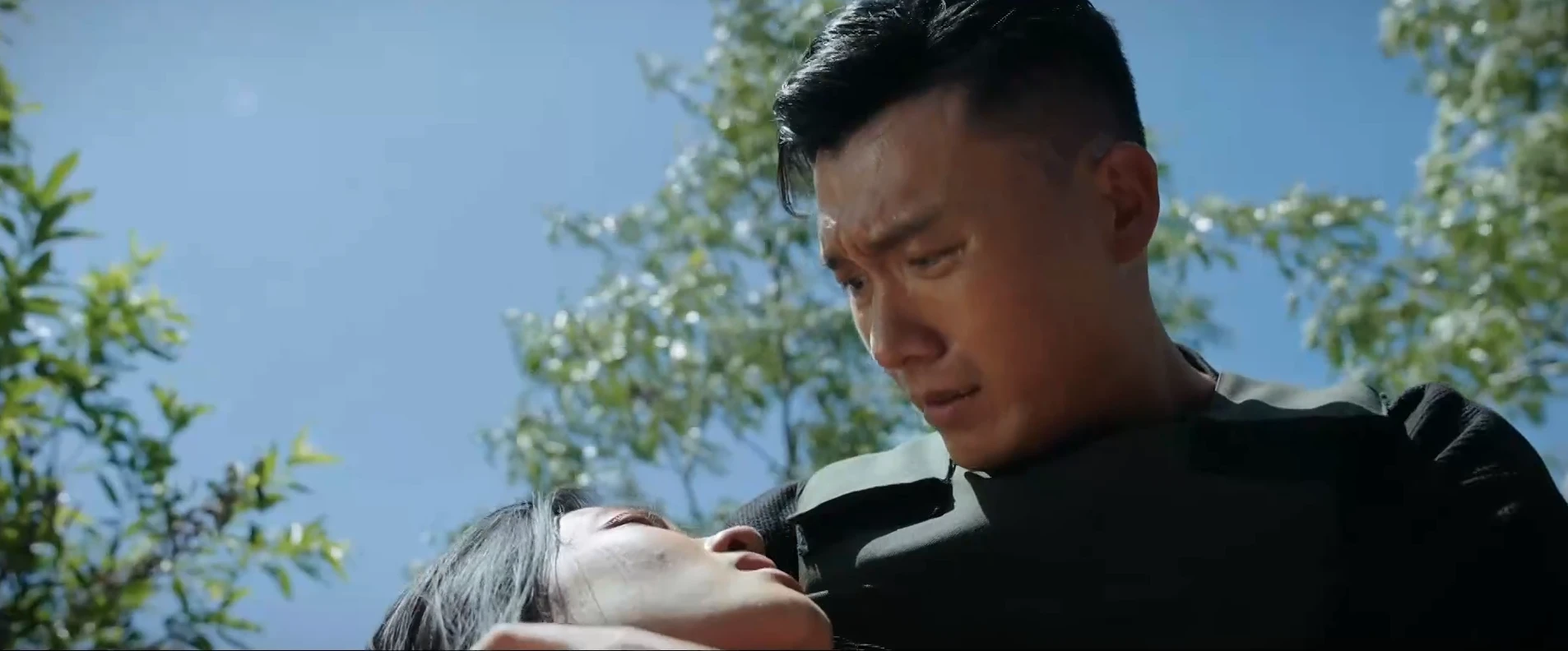 Trời cao nguyên xanh - Tập cuối: Tuấn và đồng đội tóm gọn toàn bộ nhóm phản động của Lok - Hình 12