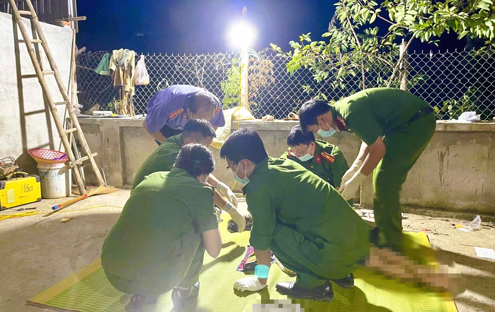 Tuyên án tử hình gã trai đâm chết anh họ đang bế con nhỏ ở Hà Nội - Hình 1