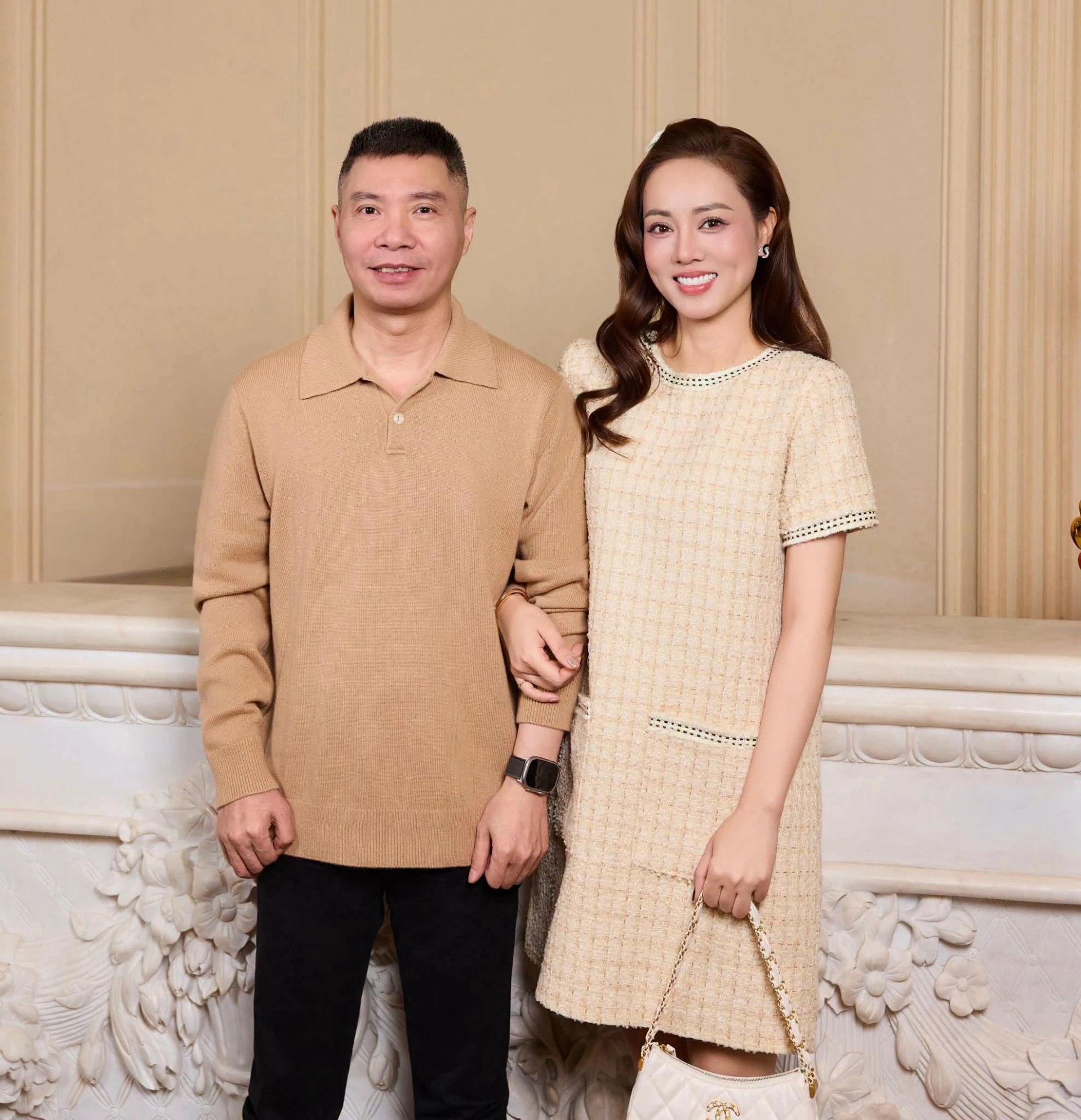 Vợ U40 của nam NSND hàng đầu Việt Nam đăng tin nhắn được khuyên tìm mối quan hệ thầm kín, bí mật - Hình 2